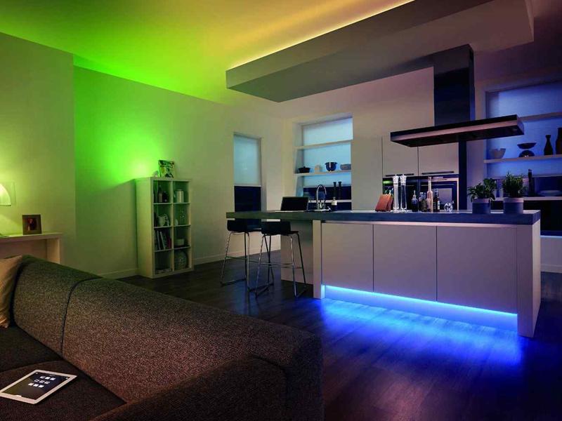 Использование светильника-прожектора RGB для декора помещений